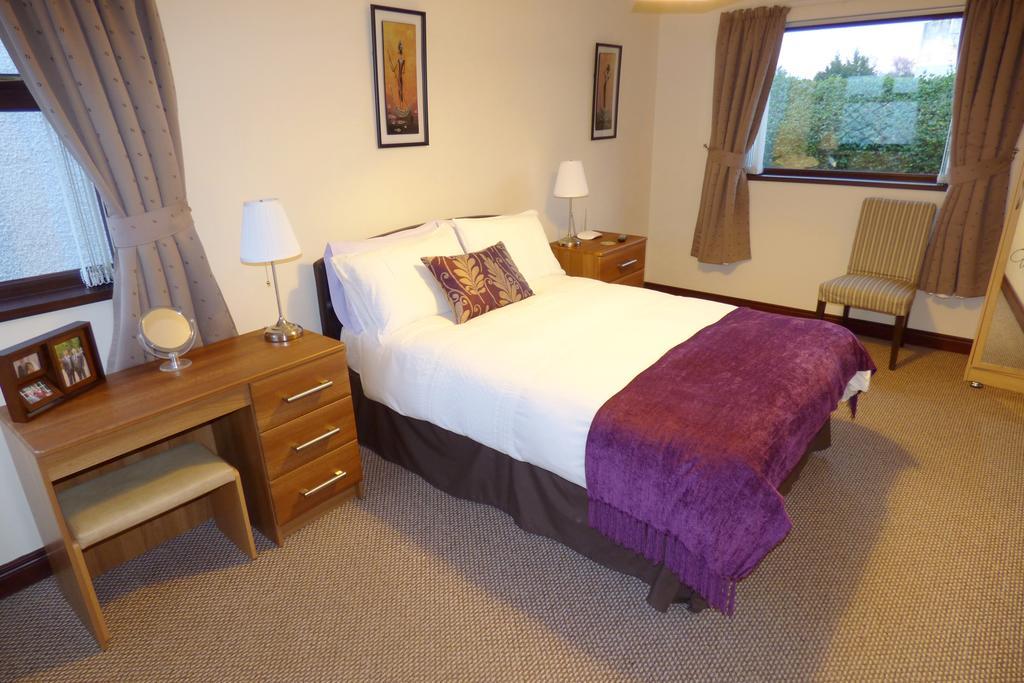 Ken-Mar House Bed And Breakfast แบลลีย์มันนี ภายนอก รูปภาพ